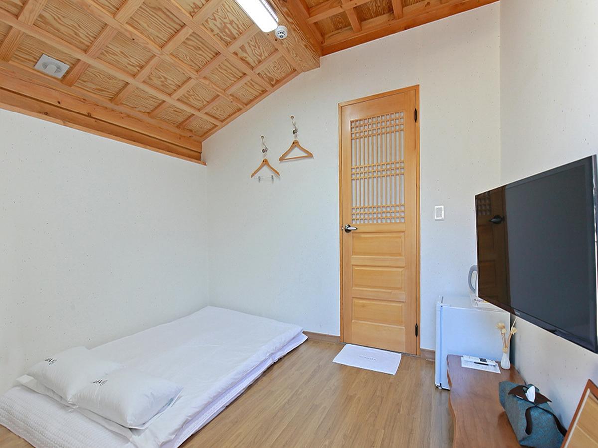 Cheonggong Hanok Stay Gyeongju Eksteriør bilde